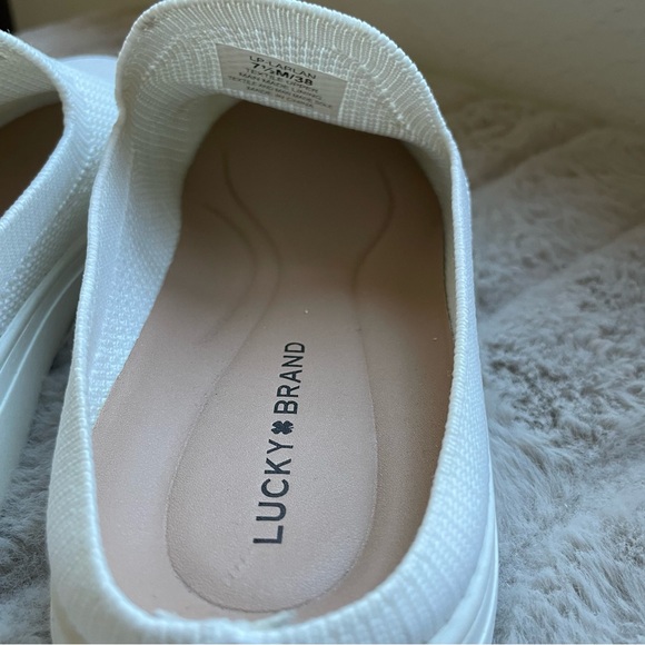 Lucky Brand Women's White Slip-On Shoes size 7.5 - Picture 3 of 7